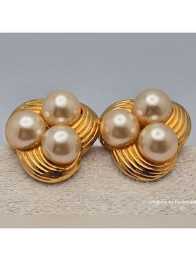 ✨2/$10✨ Faux Pearl Earrings Gold Tone Rope Design Vintage Studs